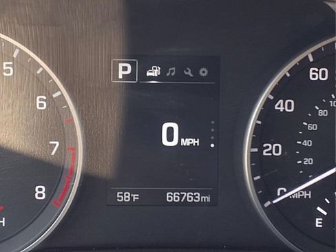 Used 2018 Hyundai Elantra Value Edition FWD image 19
