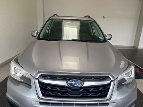 Used 2017 Subaru Forester 2.5i Touring AWD/4WD image 3