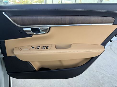 Used 2022 Volvo S90 B6 Inscription w/ Advanced Package AWD/4WD image 37