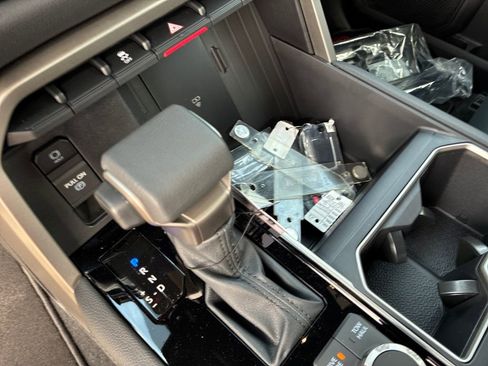 New 2026 Toyota Tundra Limited AWD/4WD image 26