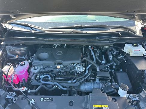Used 2025 Toyota Sienna XLE FWD image 27