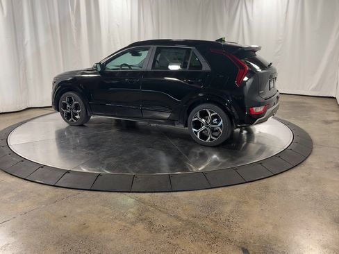 Certified 2025 Kia Niro EX Touring image 6