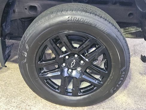 Used 2024 Chevrolet Silverado 1500 Custom w/ LPO, Dark Essentials Package RWD image 21