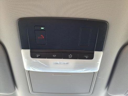 Certified 2025 Nissan Pathfinder SV image 26