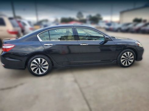 Used 2017 Honda Accord Touring image 17