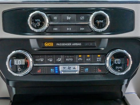 Used 2022 Ford F250 Lariat w/ Lariat Ultimate Package AWD/4WD image 27
