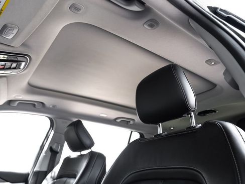 Used 2022 Jeep Grand Cherokee L Limited RWD image 9