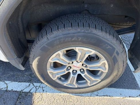 Used 2024 GMC Sierra 1500 SLT image 34