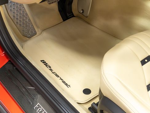 Used 2018 Ferrari 812 Superfast image 89