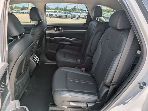 Certified 2023 Kia Sorento EX FWD image 16