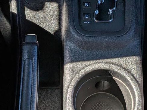 Used 2013 Jeep Wrangler Sport AWD/4WD image 21