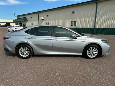 Used 2025 Toyota Camry LE FWD image 33
