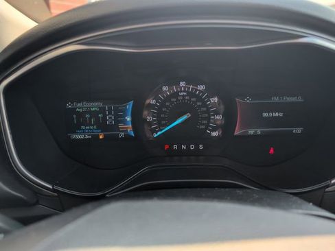 Used 2019 Ford Fusion SE FWD image 15
