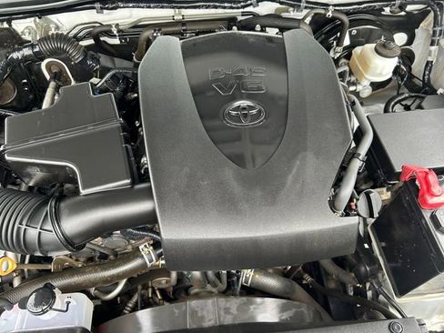 Certified 2019 Toyota Tacoma TRD Sport w/ Technology Package image 16