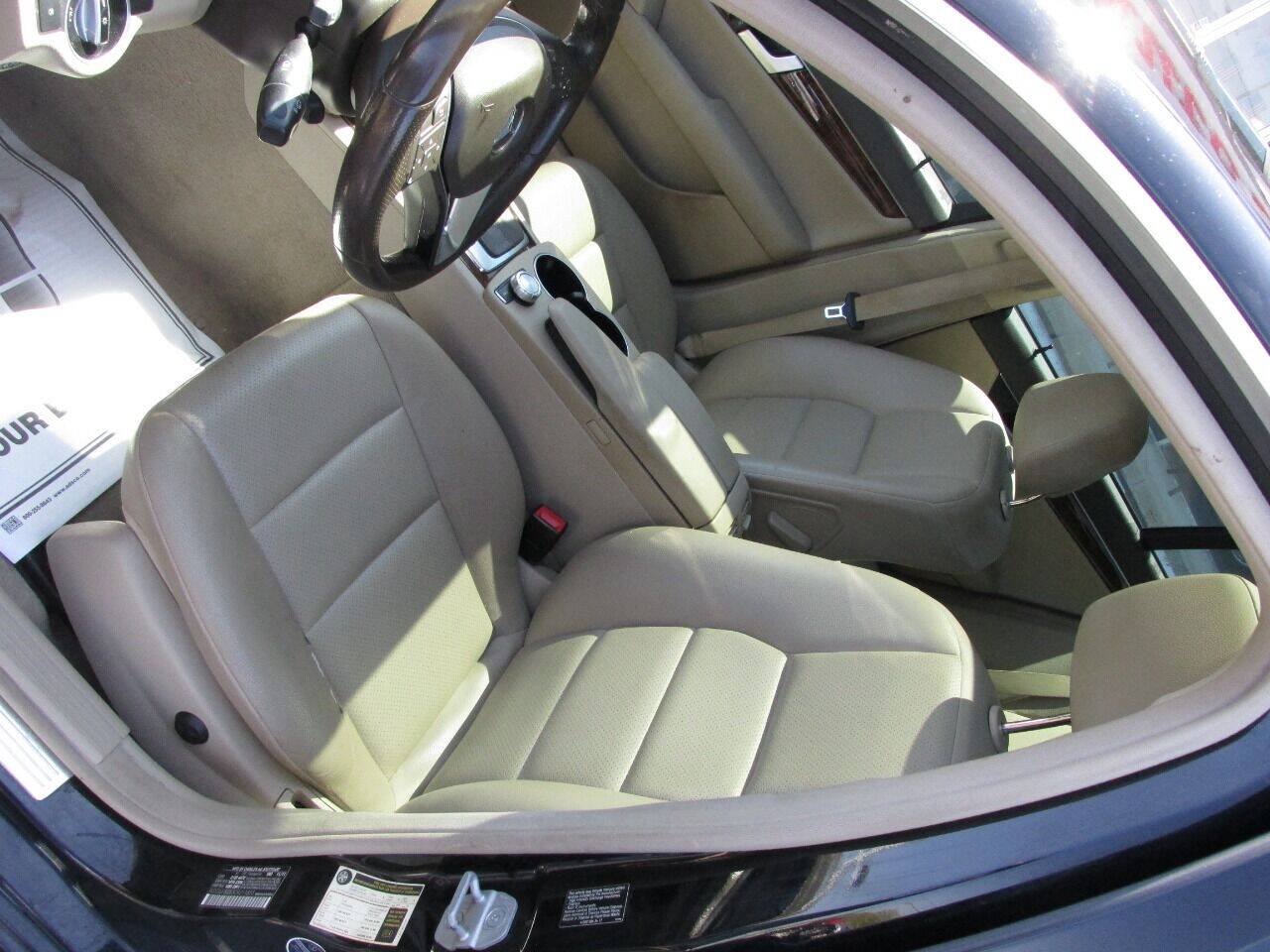 Used 2012 Mercedes-Benz C 300 4MATIC Sedan image 13