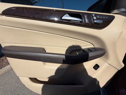 Used 2019 Mercedes-Benz GLE 400 4MATIC w/ Premium 1 Package image 18