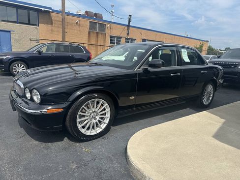Used 2006 Jaguar XJ8 RWD image 2