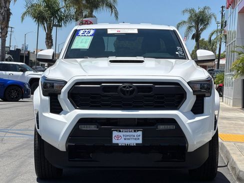 Certified 2025 Toyota Tacoma TRD Sport AWD/4WD image 11