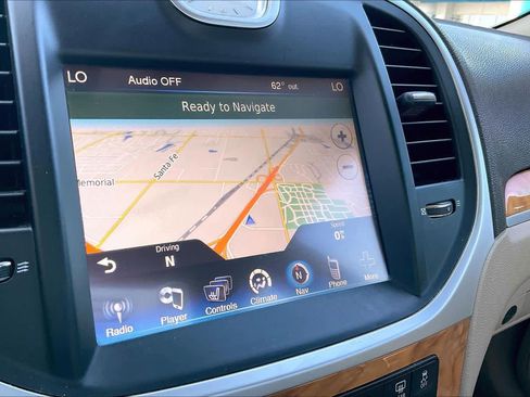 Used 2013 Chrysler 300 C image 31