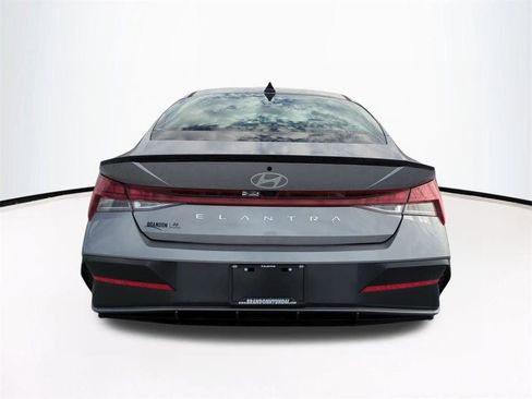 New 2026 Hyundai Elantra SEL Sport image 6