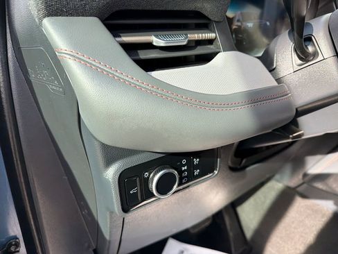 Used 2025 Ford Explorer Active image 37