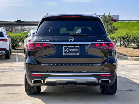 Used 2025 Mercedes-Benz GLS 450 4MATIC image 7
