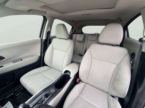 Used 2017 Honda HR-V EX image 16
