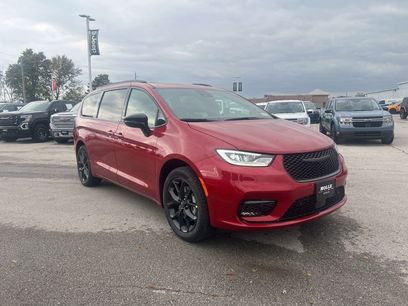 New 2026 Chrysler Pacifica Limited