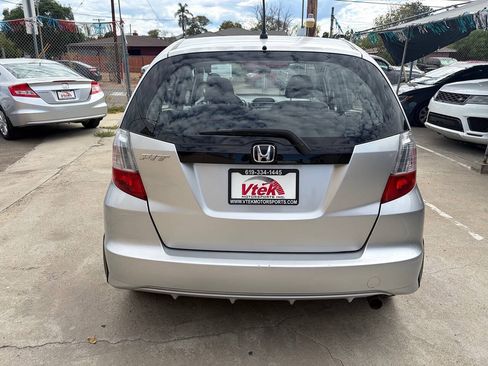 Used 2011 Honda Fit image 4