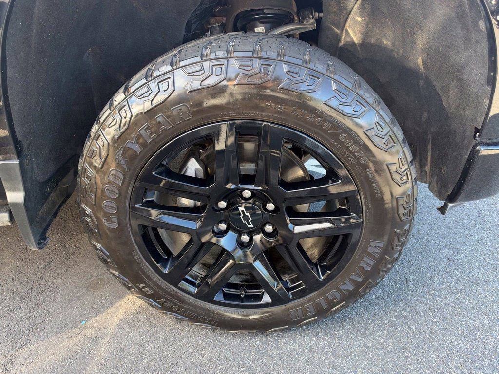 Used 2025 Chevrolet Silverado 1500 Custom Trail Boss w/ LPO, Dark Essentials Package AWD/4WD image 16