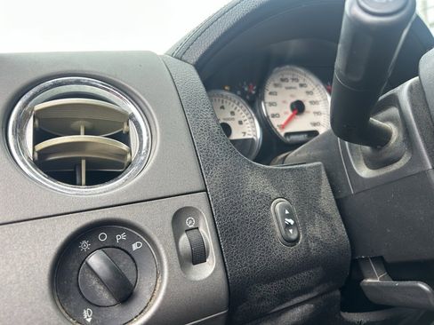 Used 2005 Ford F150 Lariat image 14