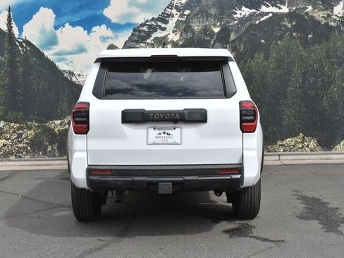 Certified 2025 Toyota 4Runner SR5 AWD/4WD image 10