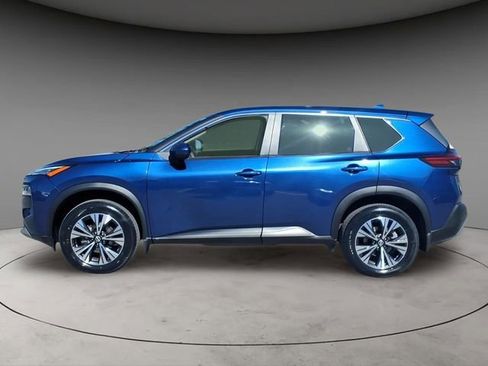 Used 2023 Nissan Rogue SV image 2