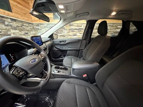 Used 2023 Ford Escape Active AWD/4WD image 11