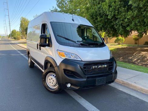 Used 2024 RAM ProMaster 1500 w/ Convenience Group FWD image 2