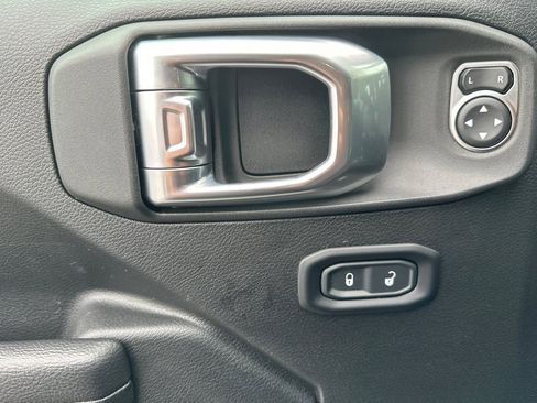 Used 2022 Jeep Wrangler Unlimited Rubicon 4xe image 13