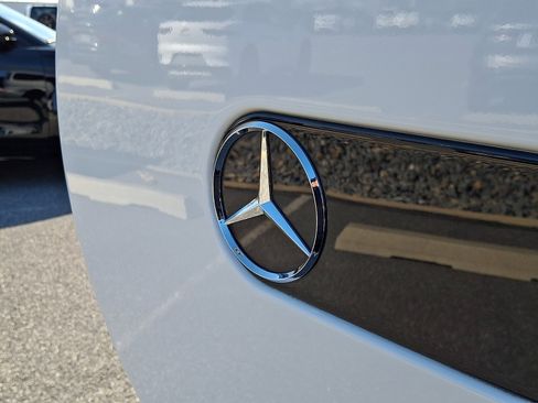 Used 2025 Mercedes-Benz G 550 image 29