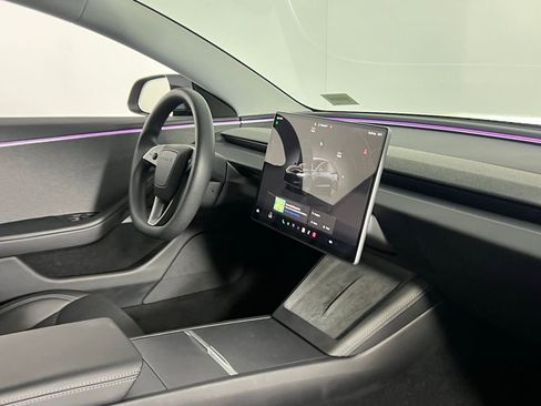 Used 2024 Tesla Model 3 Standard Range image 30