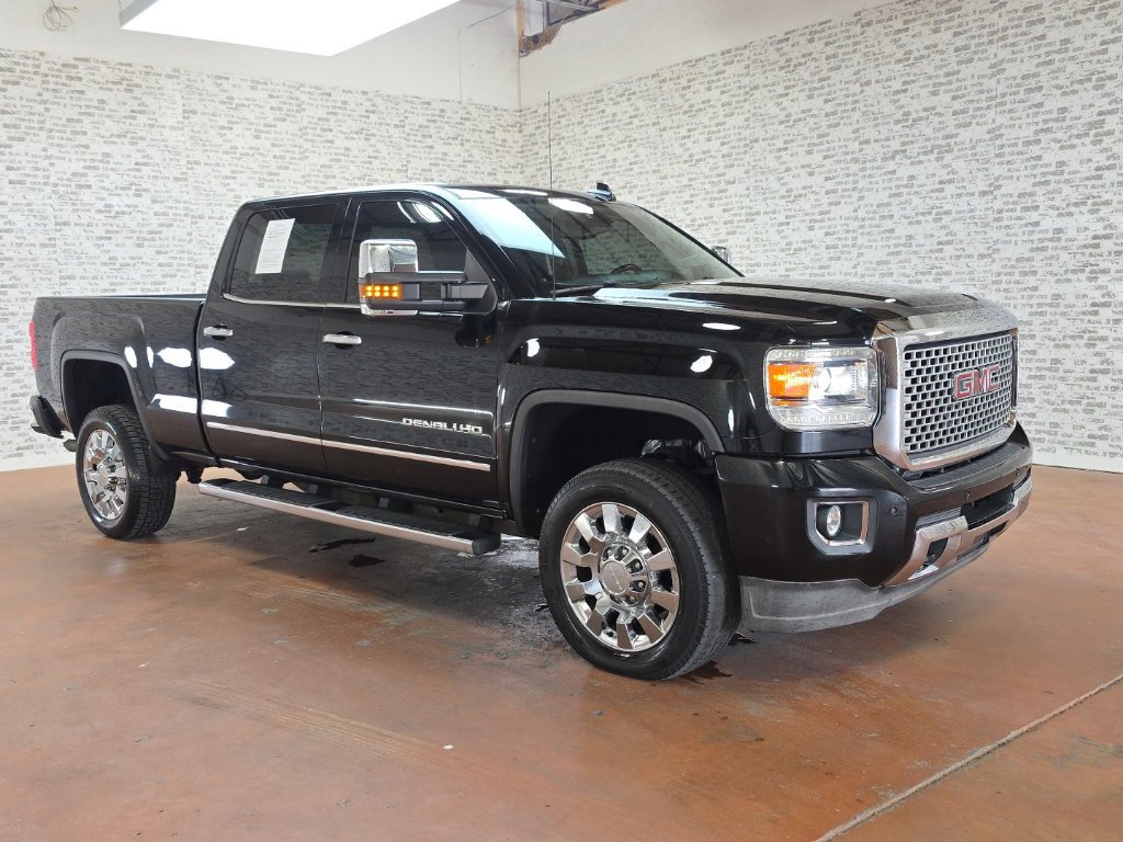 Used 2017 GMC Sierra 2500 Denali AWD/4WD image 1
