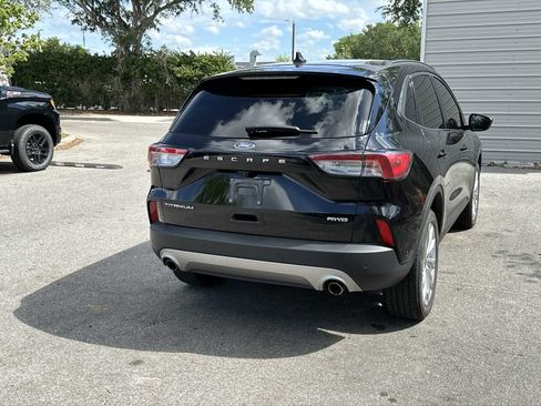Used 2022 Ford Escape Titanium w/ Titanium Elite Package AWD/4WD image 6