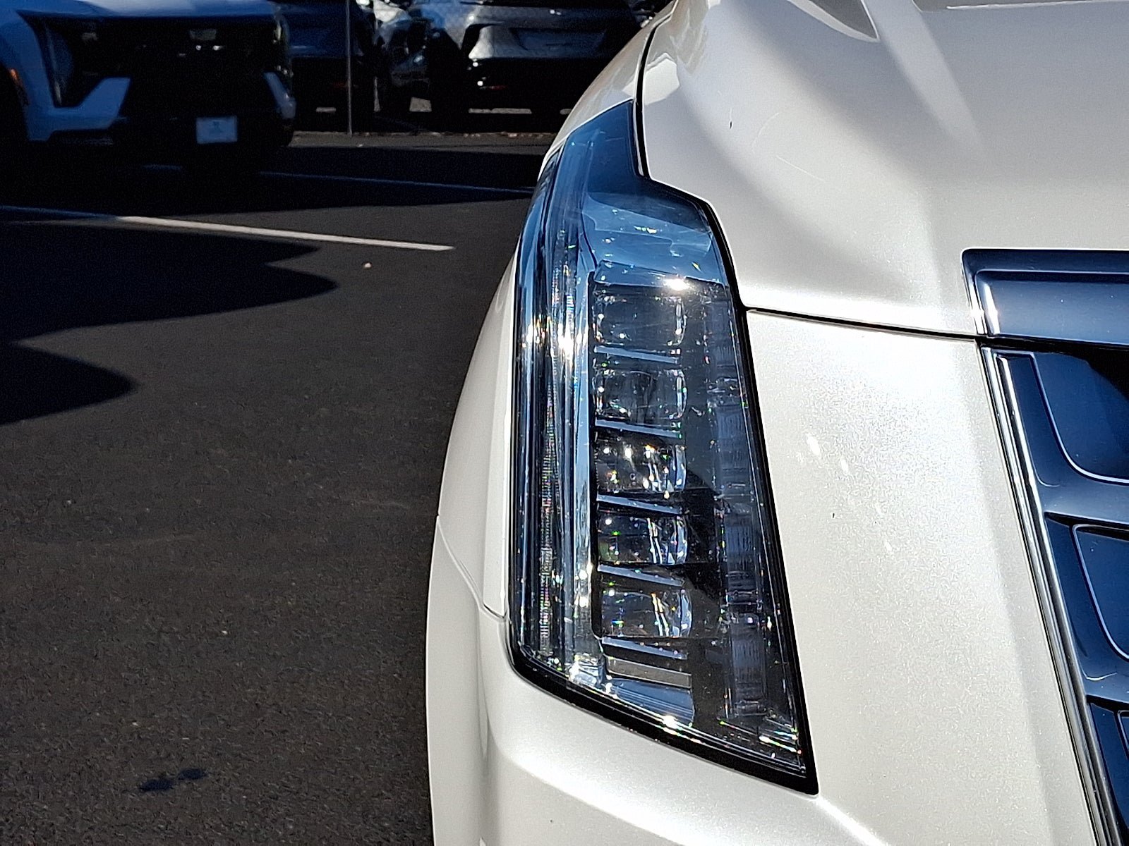 Used 2020 Cadillac Escalade Luxury AWD/4WD image 9