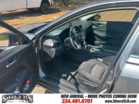 Used 2022 Nissan Altima 2.5 S FWD image 11