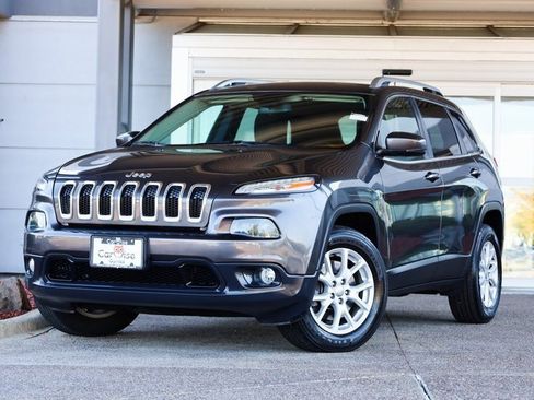 Used 2016 Jeep Cherokee Latitude w/ Safety/Convenience Group image 3
