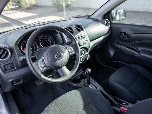 Used 2012 Nissan Versa SV w/ Convenience Pkg FWD image 9