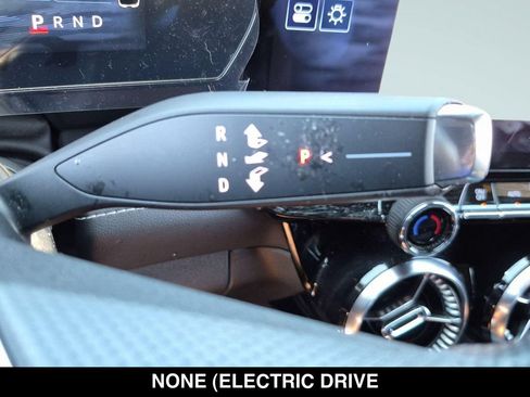 Used 2025 Chevrolet Blazer EV LT FWD image 20