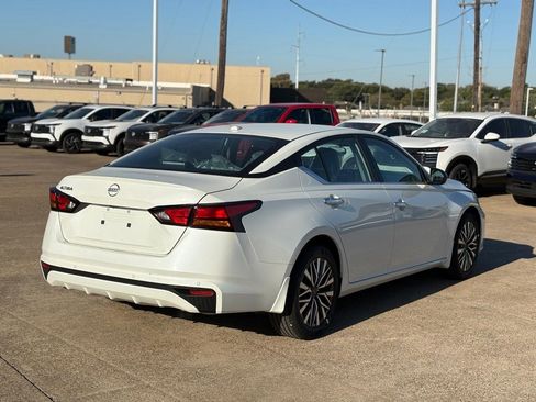 New 2025 Nissan Altima 2.5 SV image 8