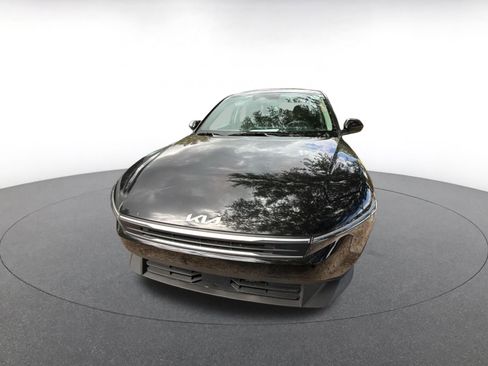 Used 2025 Kia K4 LXS image 3