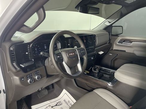 Used 2025 GMC Sierra 1500 SLT w/ SLT Premium Plus Package image 10