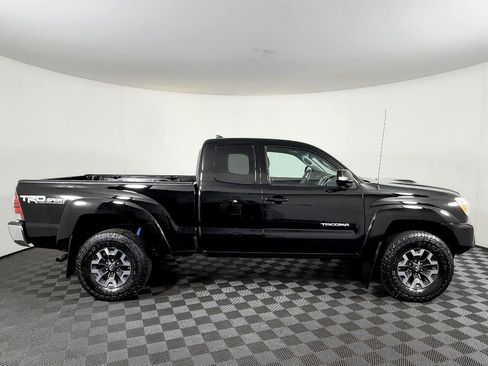 Used 2015 Toyota Tacoma w/ TRD Sport Package AWD/4WD image 7
