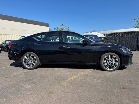 Used 2023 Nissan Altima 2.5 SL AWD/4WD image 7